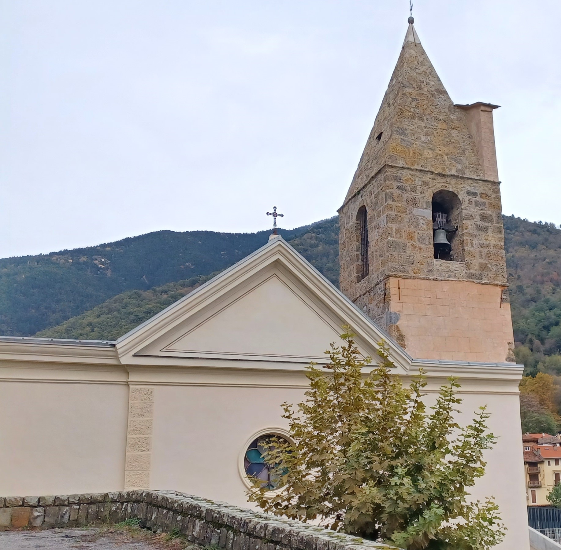 Église Saint-Michel-de-Gast à Roquebillière (06)